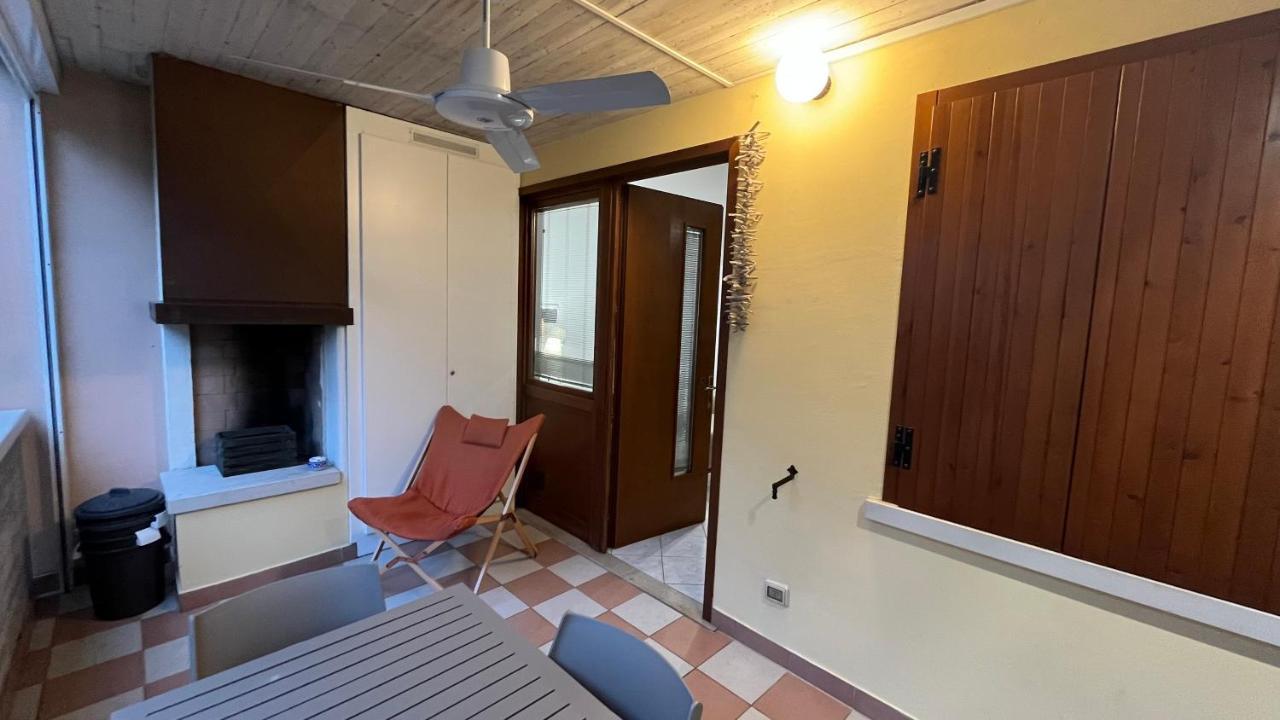 Green Apartment And Pools Дезенцано-дель-Гарда Экстерьер фото